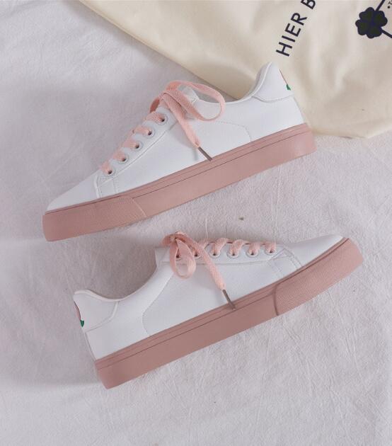 Spring new Korean version of the wild white shoes female strawberry retro port wind shoes students ins sneakers ARZ