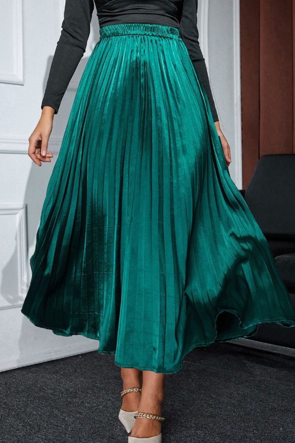 Elastic Waist Pleated Midi Skirt Trendsi