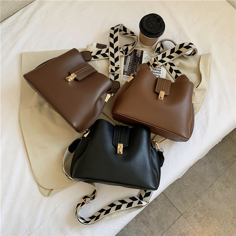 Wide Shoulder Strap Bucket Bag Single Shoulder Diagonal Bag ARZ