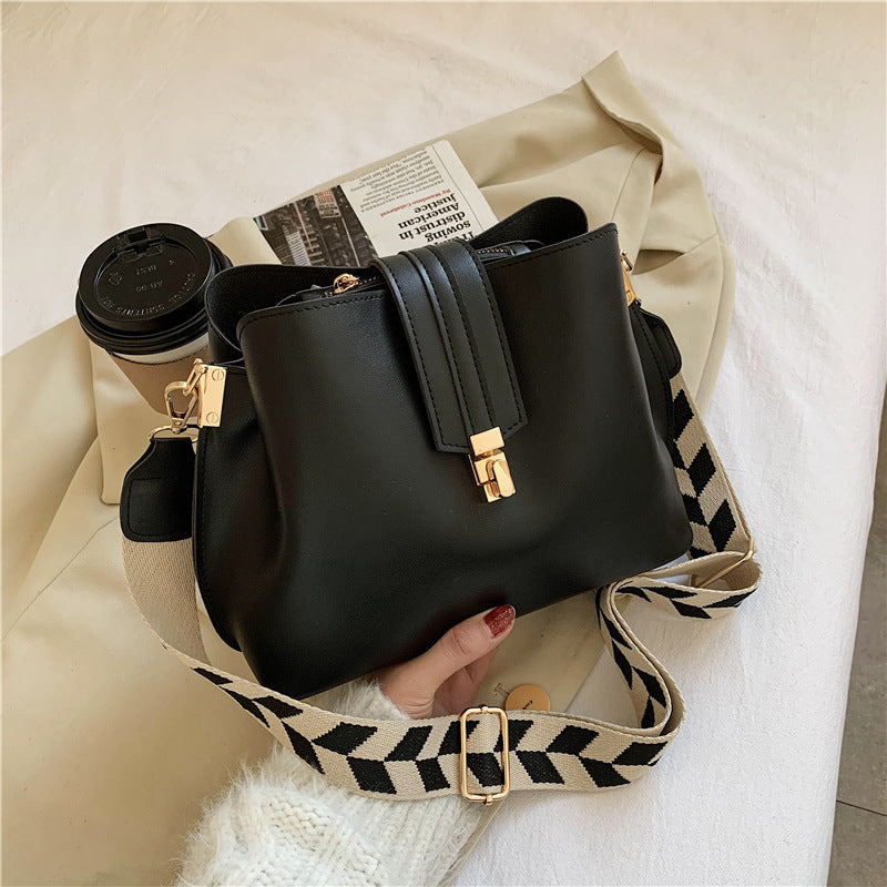 Wide Shoulder Strap Bucket Bag Single Shoulder Diagonal Bag ARZ