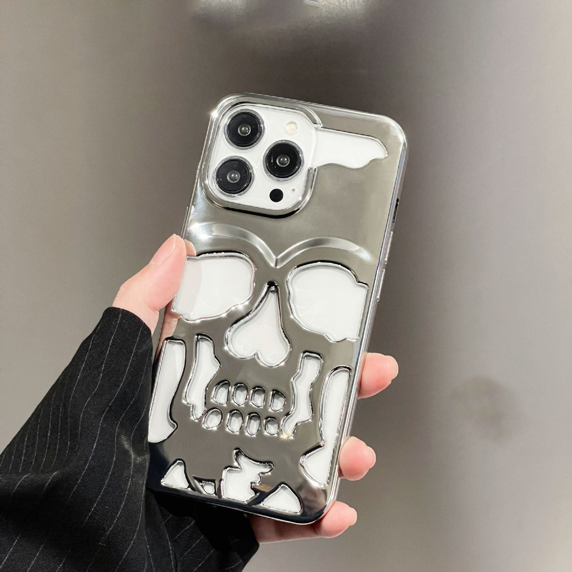 Luxury Plating 3D Skull Phone Case For I-Phone 14 Pro Max 13 12 11 Plus Breathable Glossy Hollow Out Gold Metallic Paint ARZ