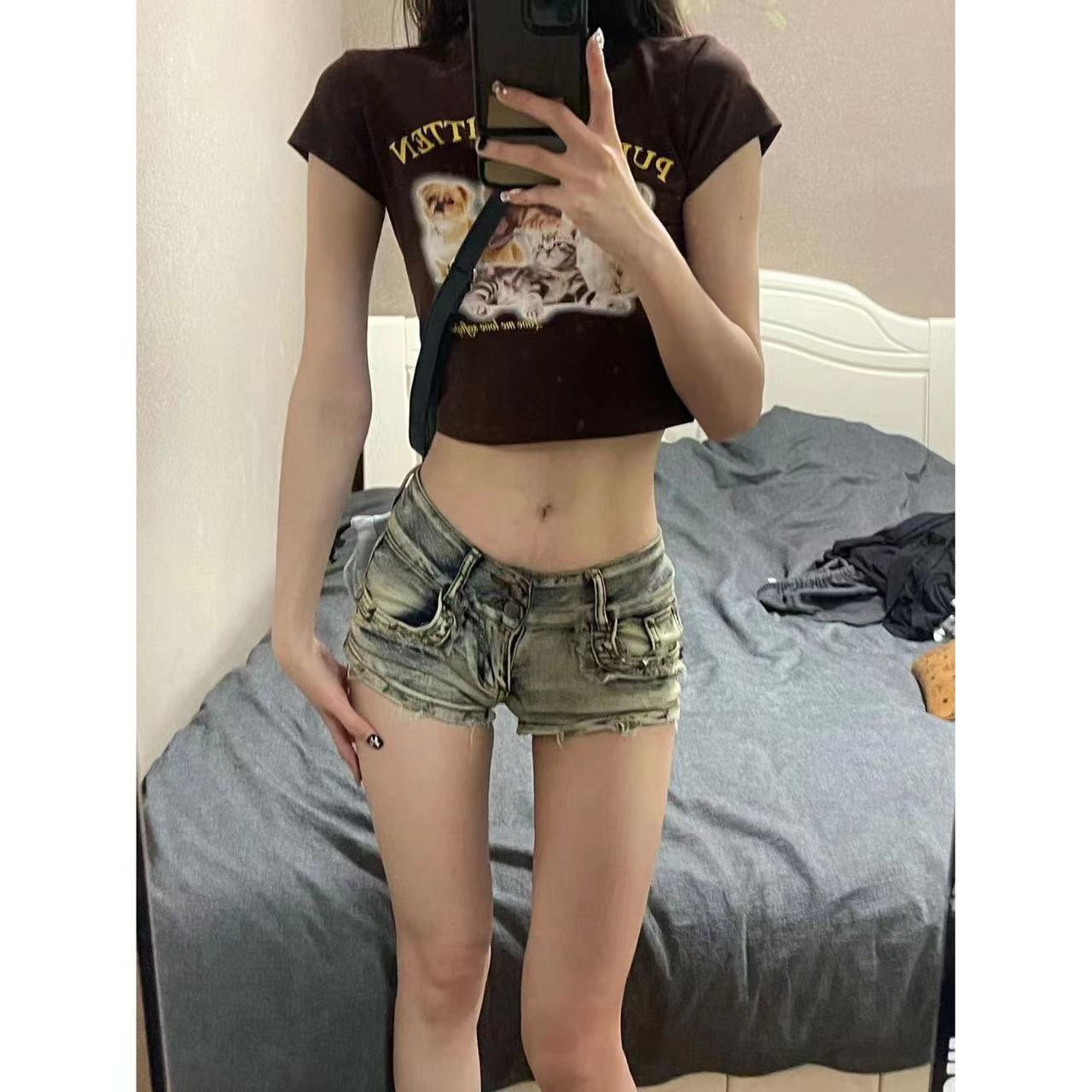 Hot Girl Liu Ding Low Waist Denim Shorts ARZ