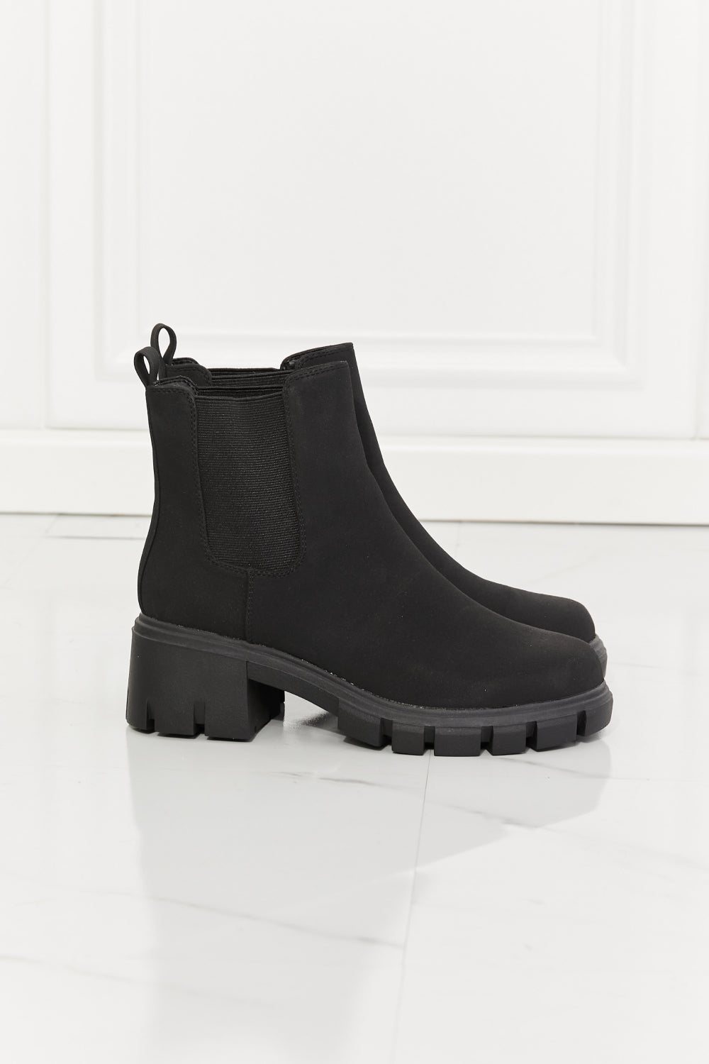 MMShoes Work For It Matte Lug Sole Chelsea Boots in Black Trendsi