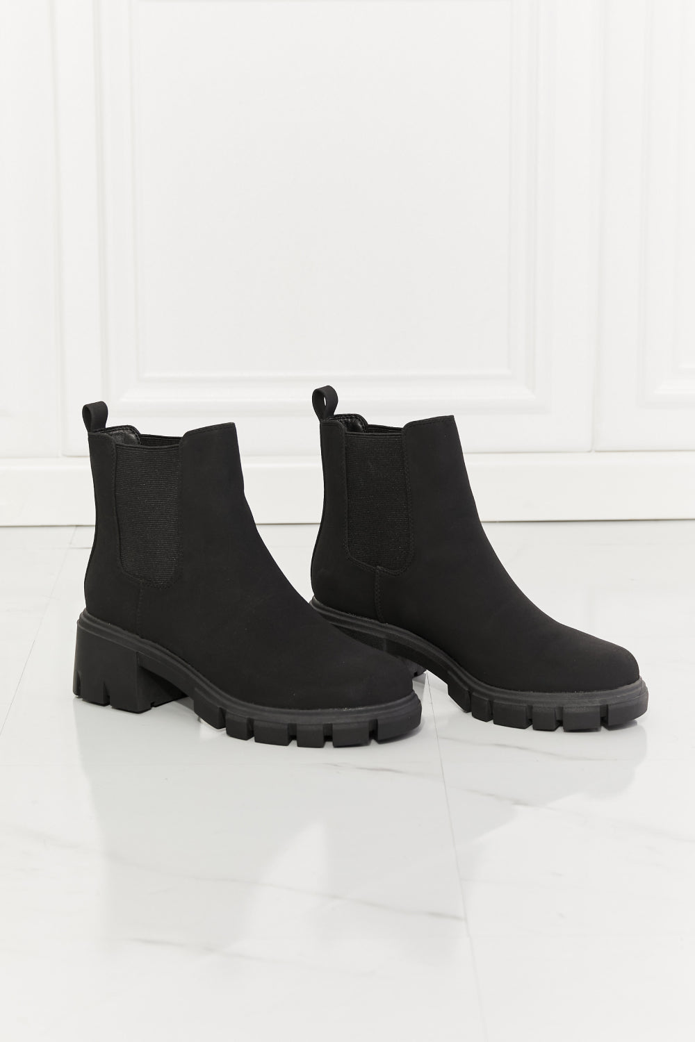 MMShoes Work For It Matte Lug Sole Chelsea Boots in Black Trendsi