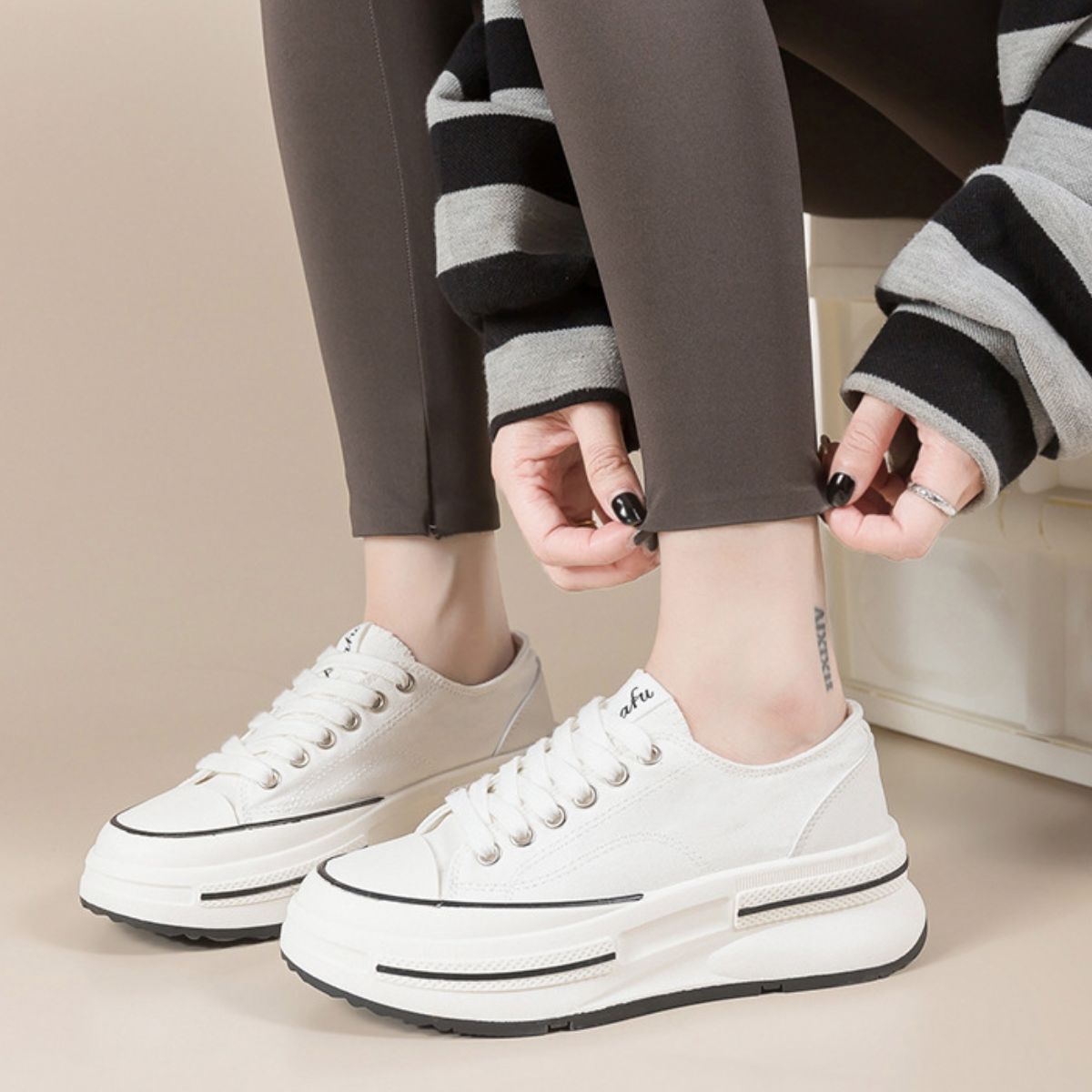 Tied Round Toe Platform Sneakers Trendsi