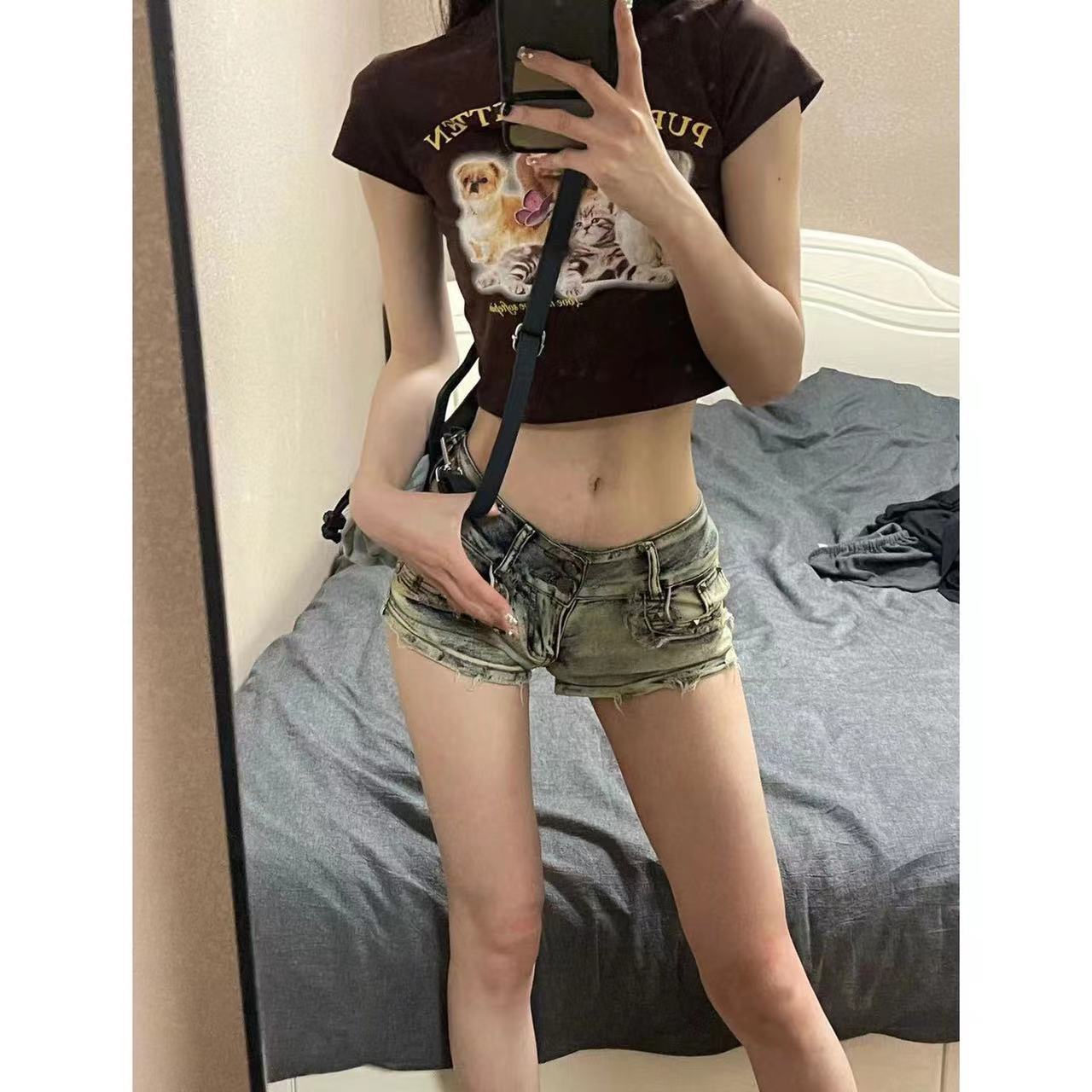 Hot Girl Liu Ding Low Waist Denim Shorts ARZ