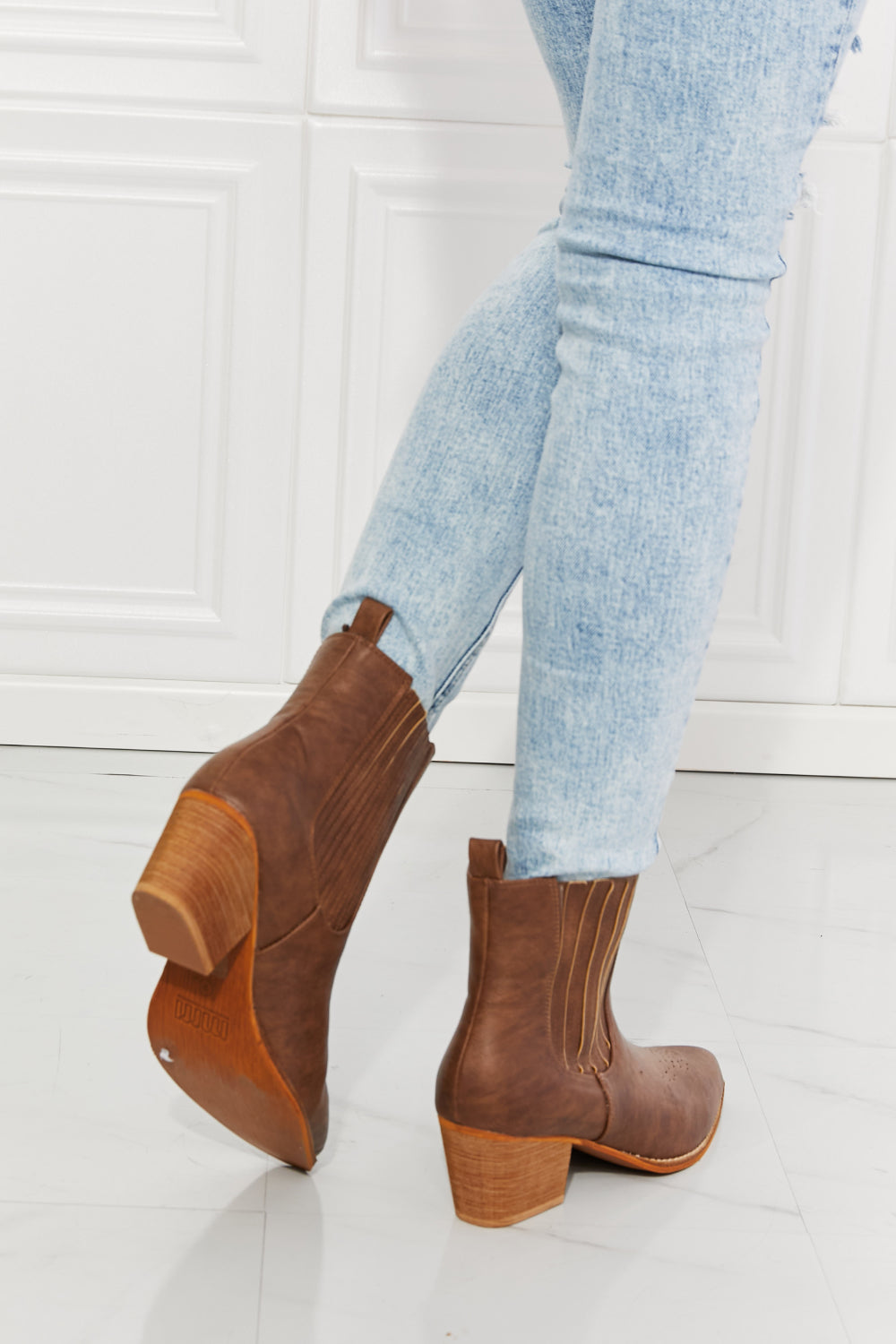 MMShoes Love the Journey Stacked Heel Chelsea Boot in Chestnut Trendsi