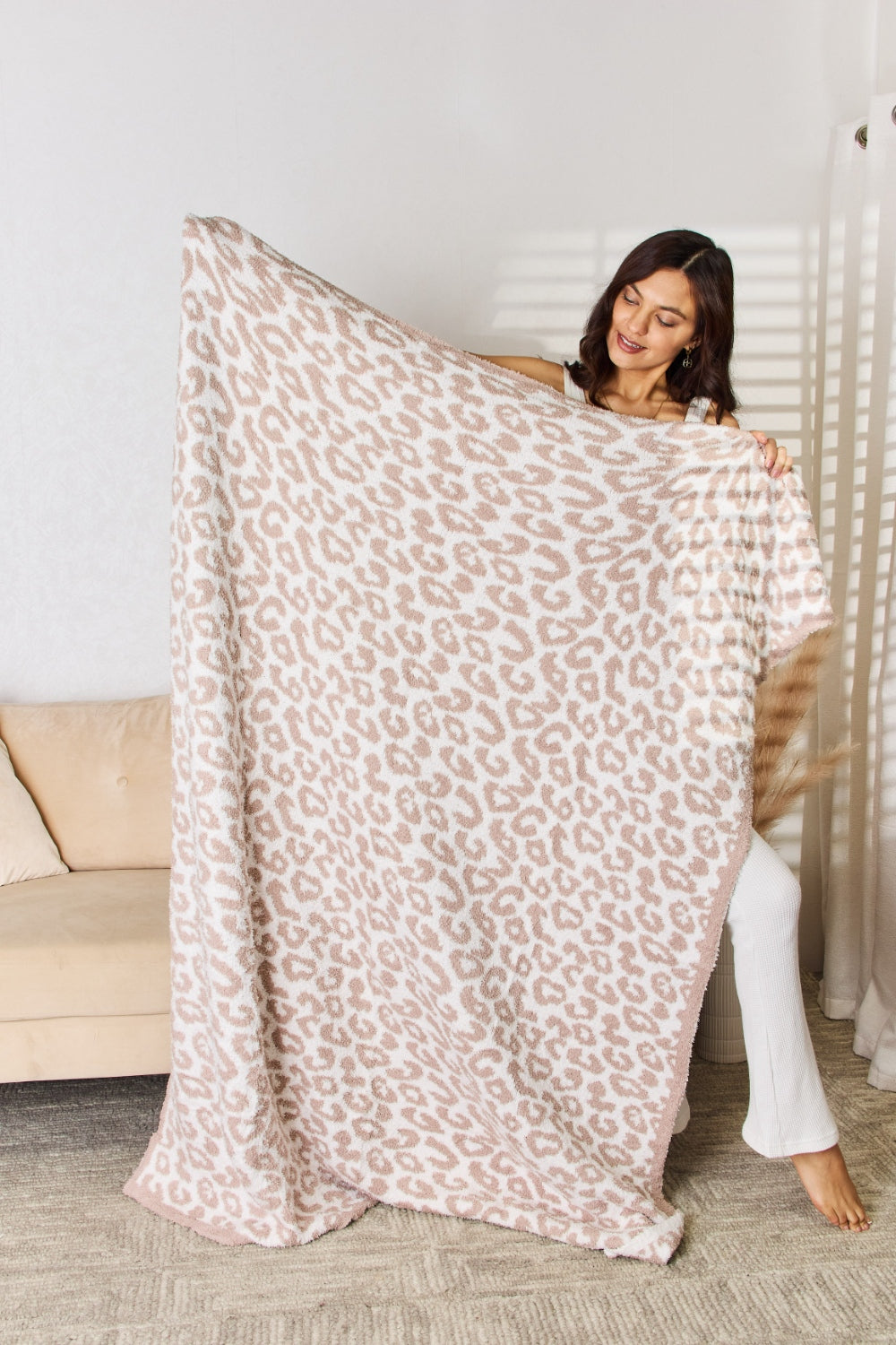 Cuddley Leopard Decorative Throw Blanket Trendsi