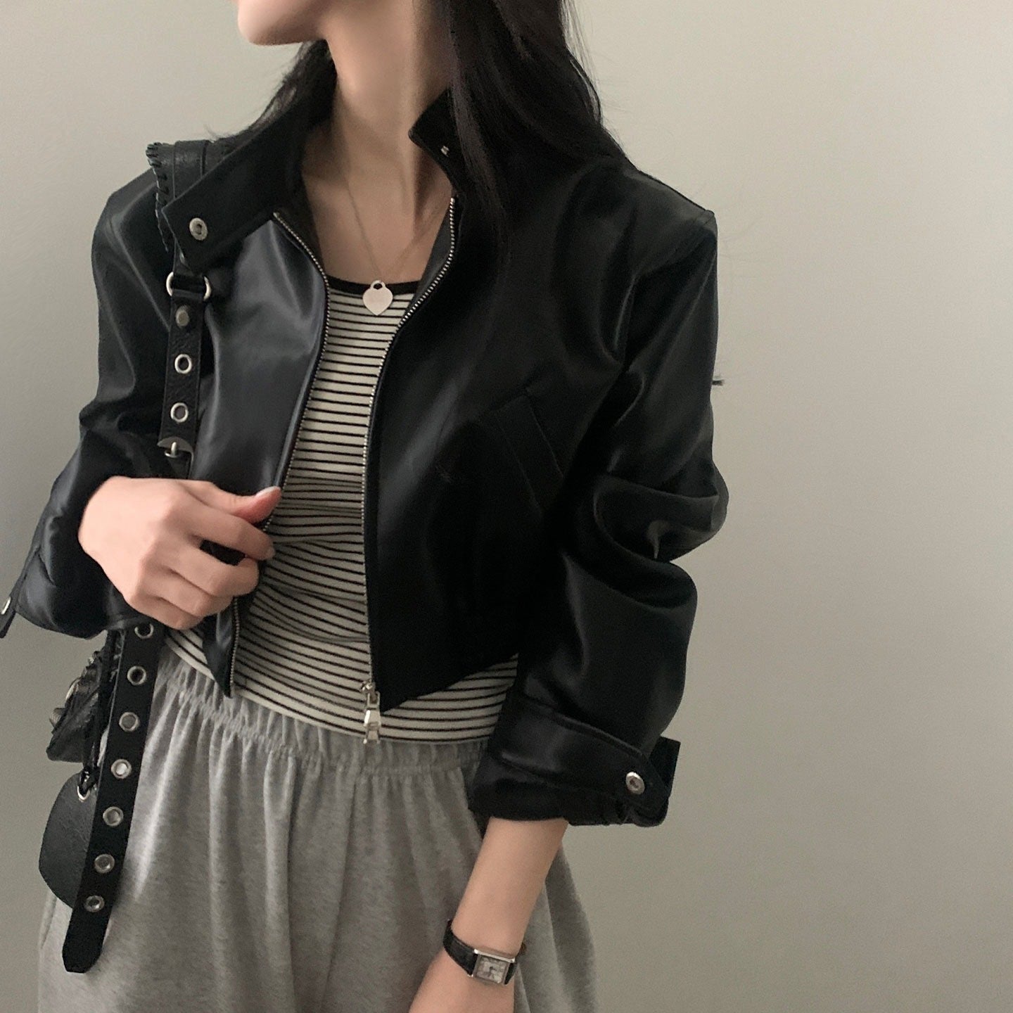 French Style Retro Design Zipped Stand Collar Elastic And Waisted Short Biker's Leather Jacket Women ARZ