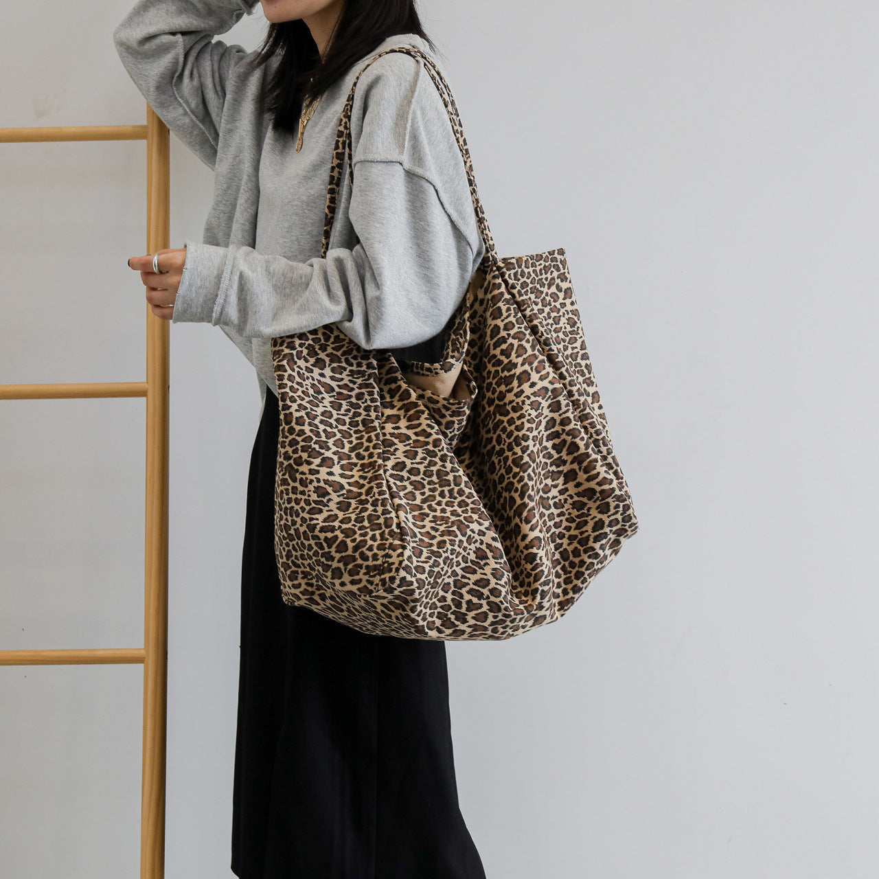 Leopard-print Shoulder Idle Style Leisure Shopping Bag ARZ