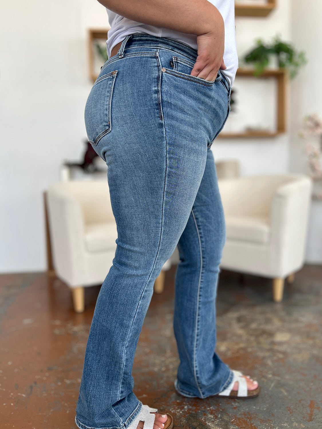 Judy Blue Full Size Mid-Rise Waist Straight Jeans Trendsi