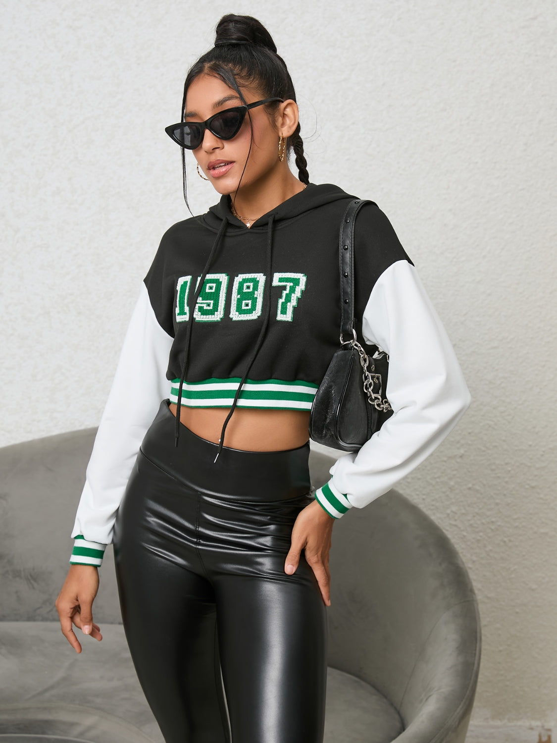 1987 Graphic Cropped Hoodie Trendsi