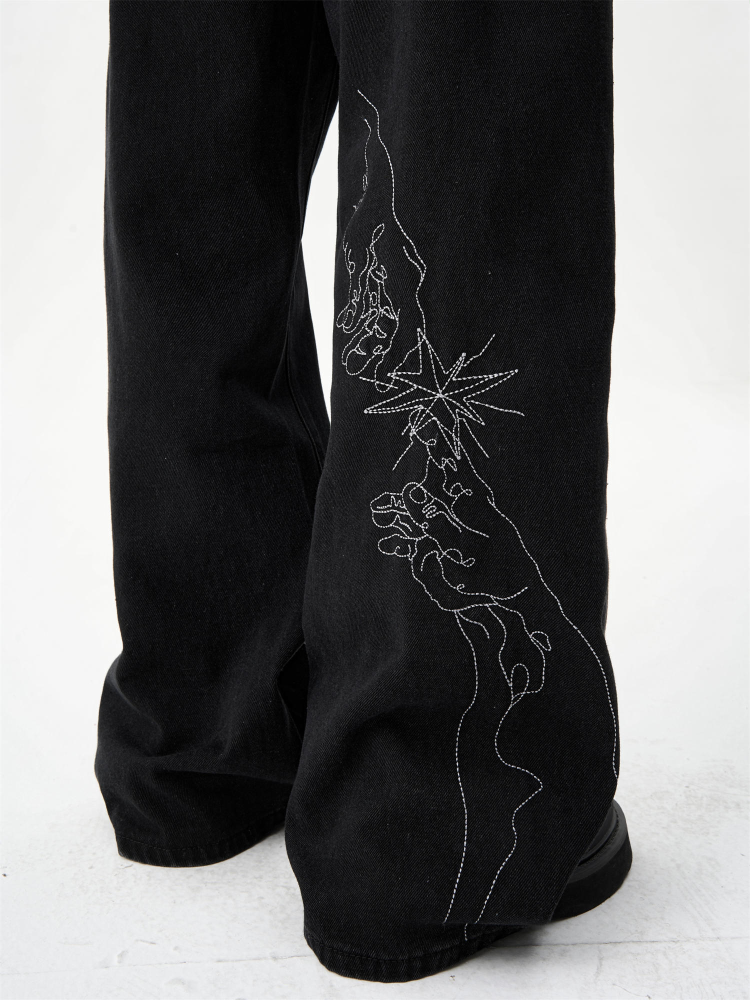 Women's Loose Hand-painted Embroidered Straight Jeans ARZ