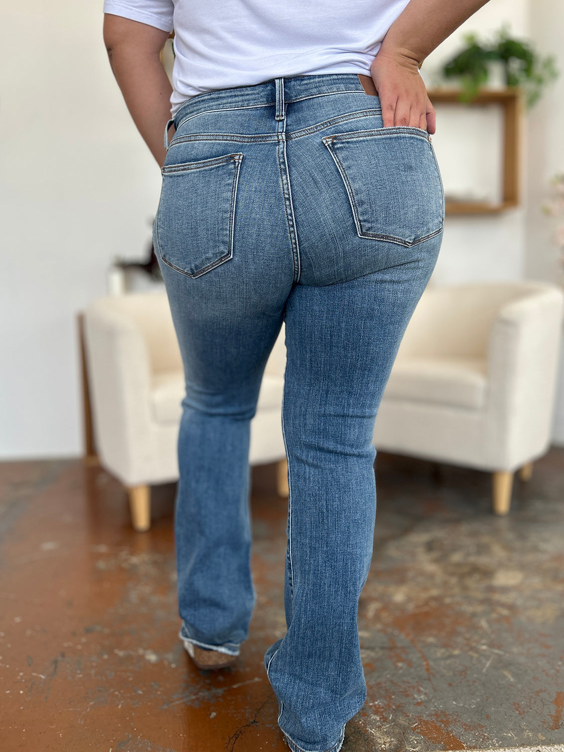 Judy Blue Full Size Mid-Rise Waist Straight Jeans Trendsi