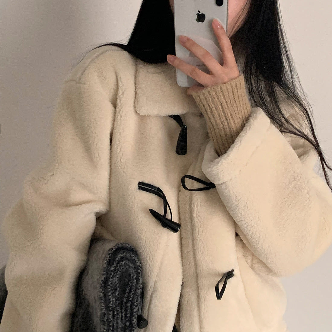 Warm Fur Integrated Lambswool Horn Button Loose Short Jacket For Slight-figured ARZ